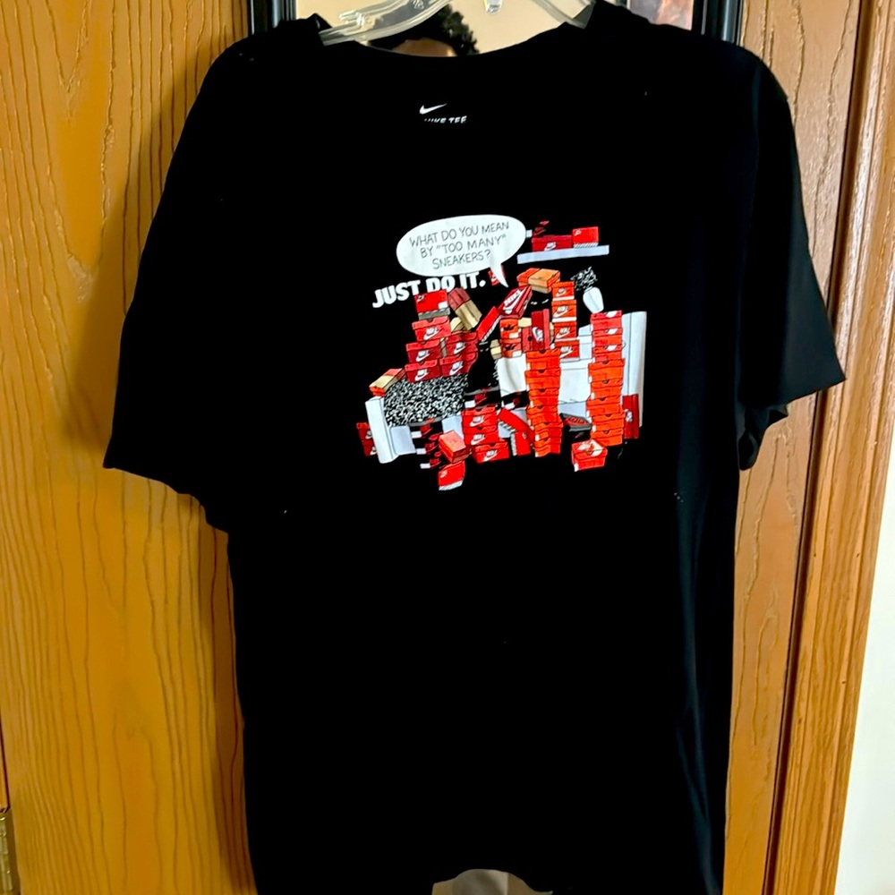 Men’s large Nike tshirt
